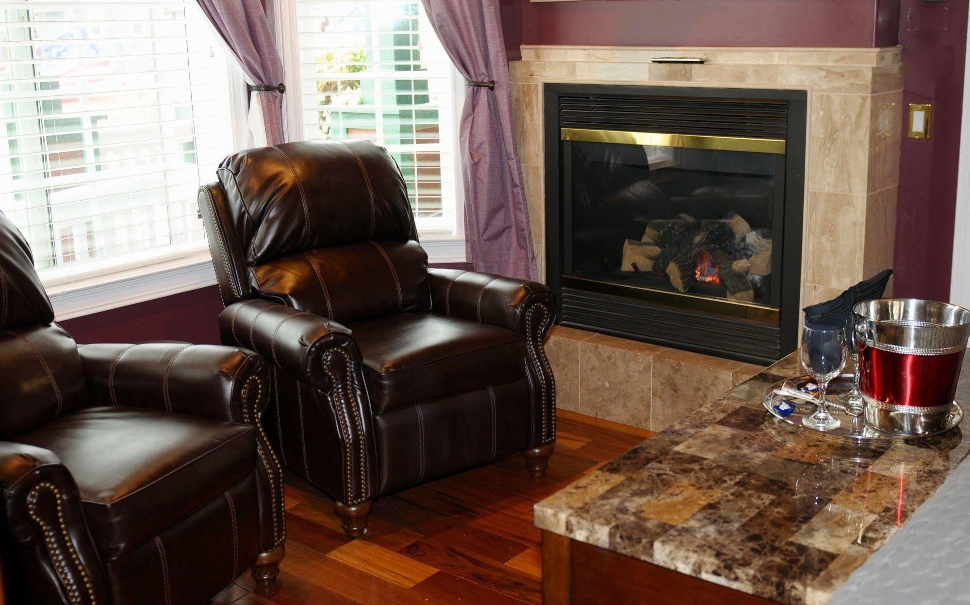 Collins Inn & Seaside Cottages (Adults Only) Ocean Shores Buitenkant foto