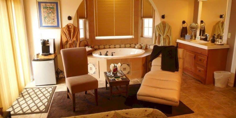 Collins Inn & Seaside Cottages (Adults Only) Ocean Shores Buitenkant foto